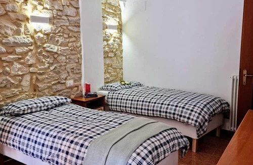 Palombaro House | Authentic Village Townhouse & Optional Apartment