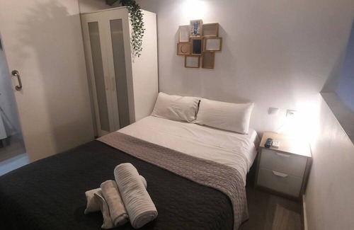 Benicalap Apartment | Cozy Apartment Without Kitchen - Wifi Free