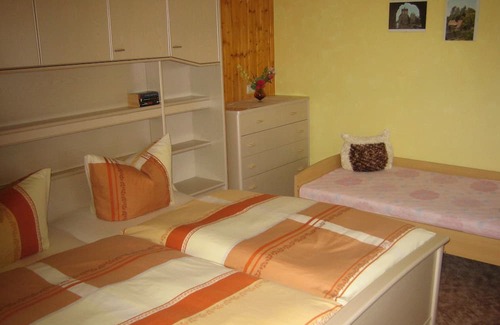 Weifa Apartment | Ferienwohnung/app. für 7 Gäste mit 56m² in Steinigtwolmsdorf