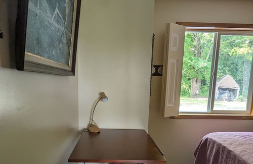 Brazil House | Morton Barn, 25 acres of woods, trails setting, 1.5 acres fishing pond