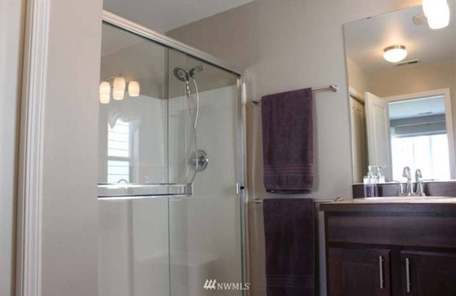 Mill Creek House | Spacious 4-bedroom house with WiFi and AC in brilliant Mill Creek