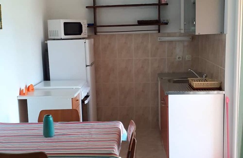 Batalaza Apartment | Apartment Renatare - close to the sea with parking: A1(2+1) - Ugljan, Island Ugljan, Croatia