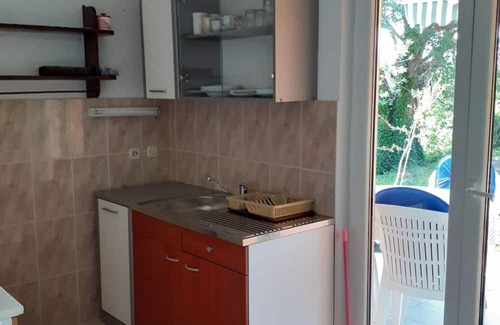 Batalaza Apartment | Apartment Renatare - close to the sea with parking: A1(2+1) - Ugljan, Island Ugljan, Croatia