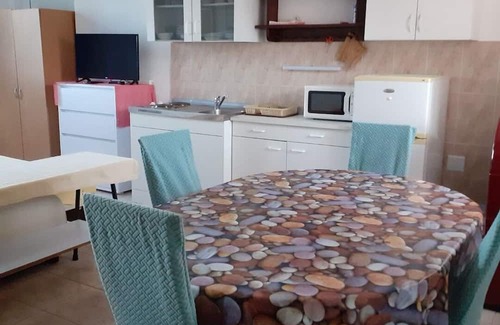 Batalaza Apartment | Apartment Renatare - close to the sea with parking: A2(2+2) - Ugljan, Island Ugljan, Croatia