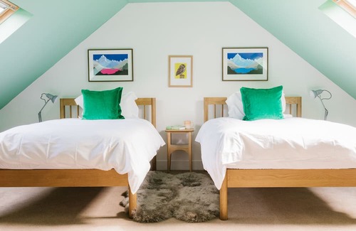 Banchory Cottage | A cosy colourful cottage with a great view