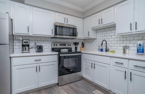 Bayview Apartment | Hillside Cove - Anchor Suite