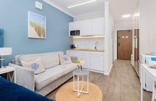 Przymorze Apartment | Śląska 12 | Bright Blue Studio in Gdańsk | Desk for Remote Work | 4 People | Gym