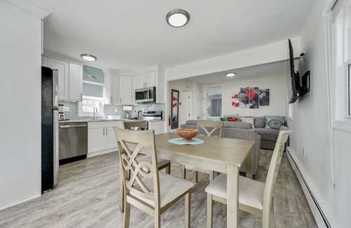 Hopatcong Cottage | Couple's weekend or vacation with kids near the biggest Lake in New Jersey.
