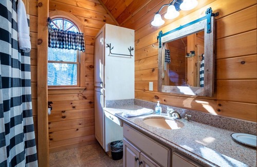 Blue Ridge Cabin | Huckleberry House- Blue Ridge GA