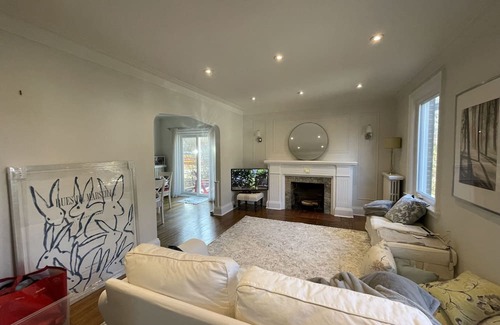 North York House | Furnished 3 bedroom house in Wanless Park