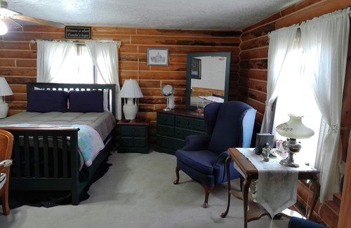Pinedale House | "The Wild Rose"....... a room for rent