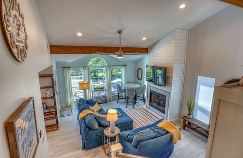 Granite Shoals House | 3 Bdrm on Lake LBJ w/ Pool | Book for Eclipse!
