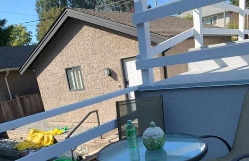 Marpole House | Close to airport, Langara college & downtown, 5min walk to skytrain. Nice&quiet