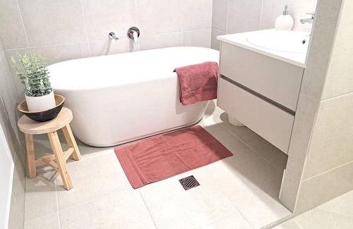 Cooloola Cove Cottage | Welcoming 3-bedroom cottage in Cooloola Cove