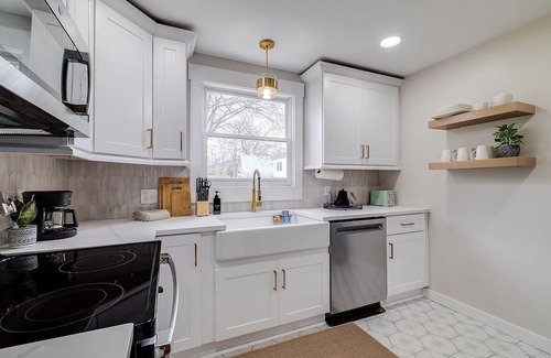 Kayton - Frazier Area House | Southern Charm Luxury 3-bedroom House in Historic Savannah with WiFi, AC