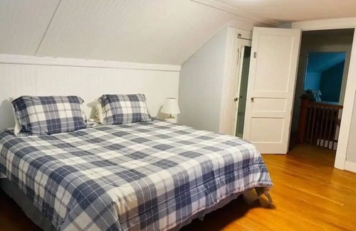 Lexington House | Charming 3-bedroom house in Historic Lexington - Sleeps 8