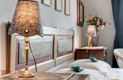 Borgo San Lorenzo House | Holiday Home 'Villa Porcigliano Olive Grove' with Private Terrace, Wi-Fi and Air Conditioning