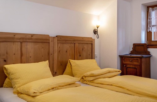 Villabassa Apartment | Apartment 'Stauderhof 2' with Mountain View, Shared Garden