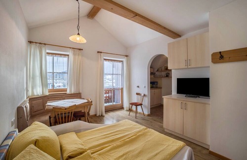 Villabassa Apartment | Apartment 'Stauderhof 3' with Mountain View, Shared Garden
