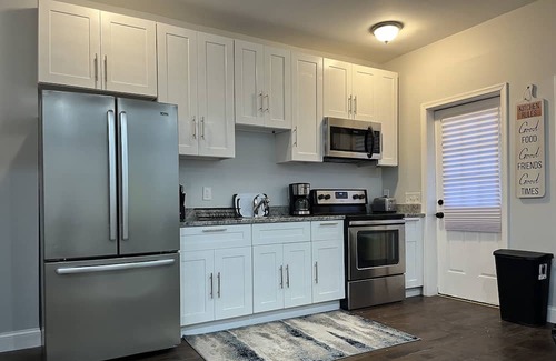 Concerned Citizens Of Forest Park House | Remodeled townhouse close to Baltimore Harbor