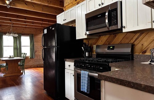 Alpine Lake Cabin | There is nothing like getting cozy at the Cozy Cabin!!! An amazing 3 bedroom cabin open year round.
