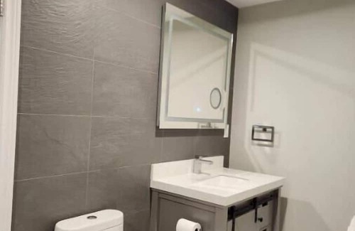 Durham Region House | Stylish Retreat in North Oshawa