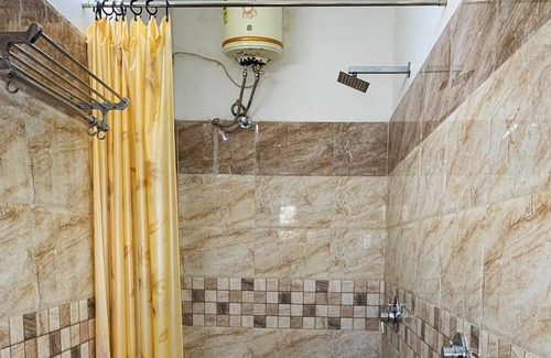 Udaipur Apartment | Four Bed Room - Gadh Ganesh Homestay