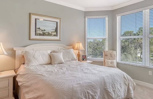 Vamo Condo | Luxury 4 bed/ 3ba Large Condo w/ Pool