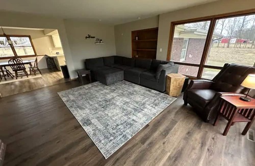 Walker House | Cozy spacious house with spectacular views of the Grand River