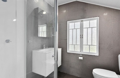 Maryborough House | Retro on walker Near hospital