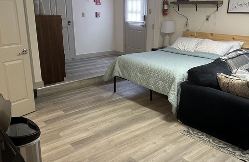 East Haven  Rutland County Apartment | Chic studio near ski area