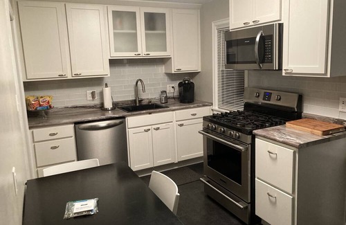 Saint Marys  Allen County House | Off Broadway! cozy quiet restful cul-de-sac by the Rivergreenway
