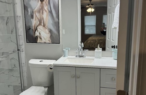 Church Street House | Elegant 4 bedroom home sleeps 6-8! Private Backyard