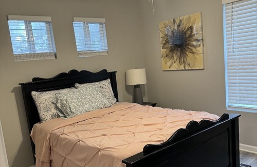 Church Street House | Elegant 4 bedroom home sleeps 6-8! Private Backyard