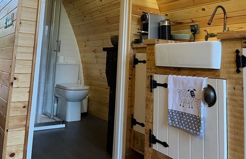 Enniskillen Cabin | Tranquil Cabin set in 300 acre private estate