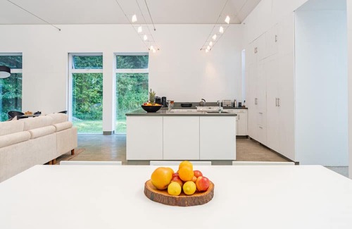 Roscoe House | Stunning, Double Pavilion House in Roscoe w hiking