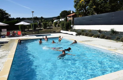 Saint-Bonnet-le-Chateau House | Camping de la Belle Etoile * - Vintage Mobilhome Verona 2 bedrooms Terrace 5 people