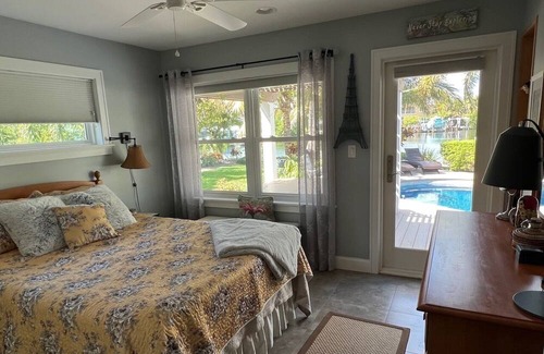 Moorings House | Waterfront Oasis