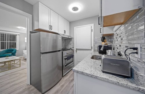 Rochester House | Urban Elegance Retreat in Downtown Rochester