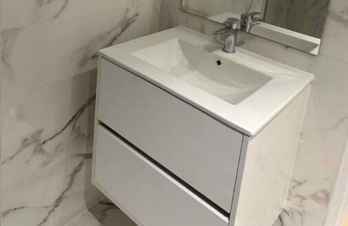 Charenton-le-Pont Apartment | Deux Pièces Avec Extérieure en Plein Centre Ville
