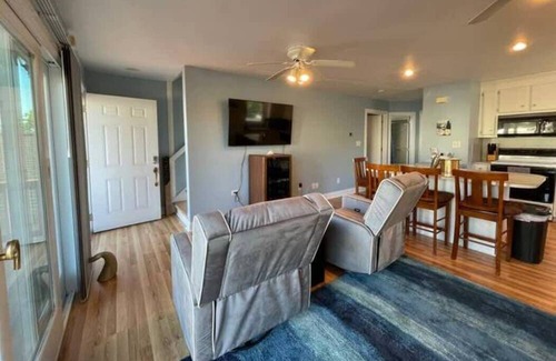 Buckroe Beach House | Blue Haven Summary: T