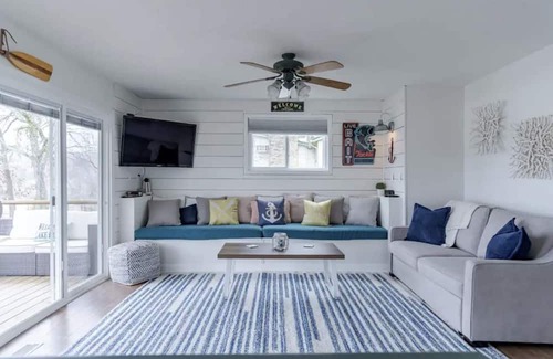 Falls of Rough Apartment | Lakeview Haven: Lakeside Sanctuary at Fentress Rd!