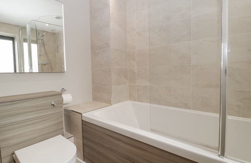 Newent Cottage | MEDLANDS, pet friendly, with a garden in Newent