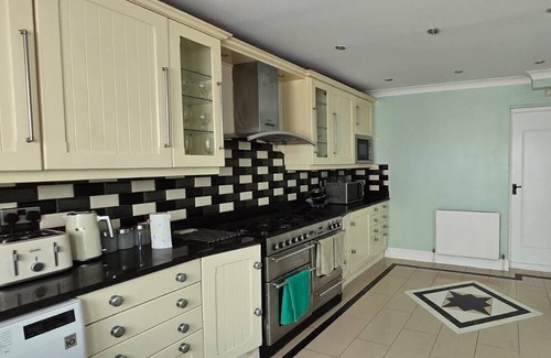 Gooshays House | Woods, Ensuite Double Room, Romford