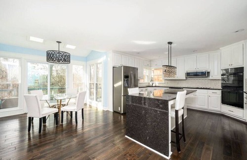 Roswell House | Roswell Luxury: 7BD 5.5BA 2LVG
