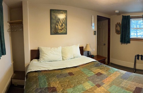 Onalaska House | Overlooking Lake Onalaska--Private Bedroom/Bathroom; fish cleaning room onsite