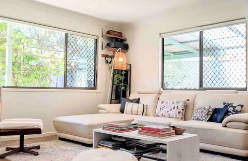 Bellingen House | 3BR Cottage, King Bed, Close Walk to River & Town