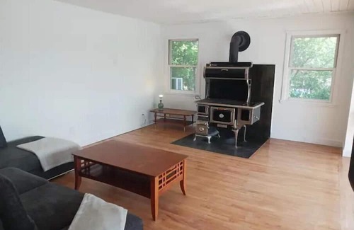 Pincourt Ski Chalet | Amazing waterfront sunset. Chalet close to mtl.