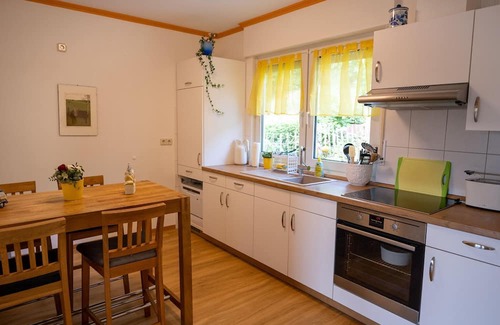 Bad Wildungen Apartment | Ferienwohnung mit Bergblick