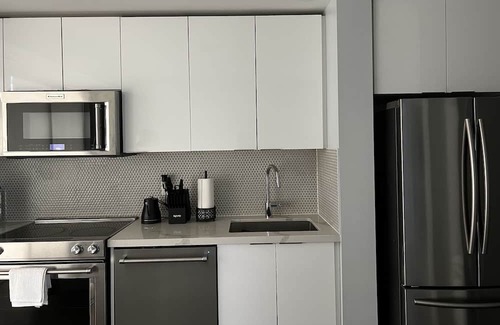 Humber Bay House | Luxury 1 bedroom Waterfront Condo